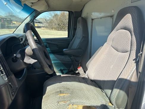 Used 2004 Chevrolet Express 3500 image 11