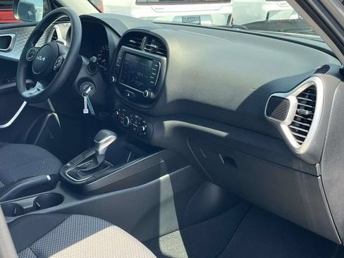 Used 2022 Kia Soul LX w/ Technology Package FWD image 23