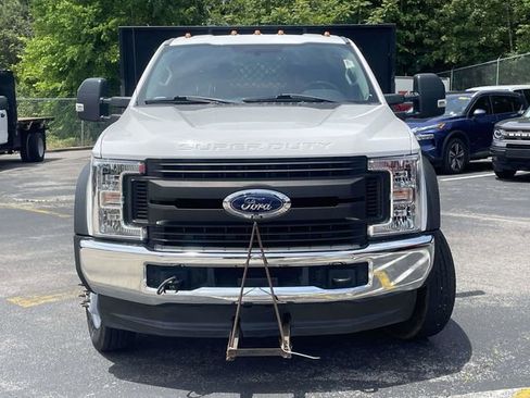 Used 2019 Ford F550 4x4 Regular Cab Super Duty w/ XL Value Package image 9