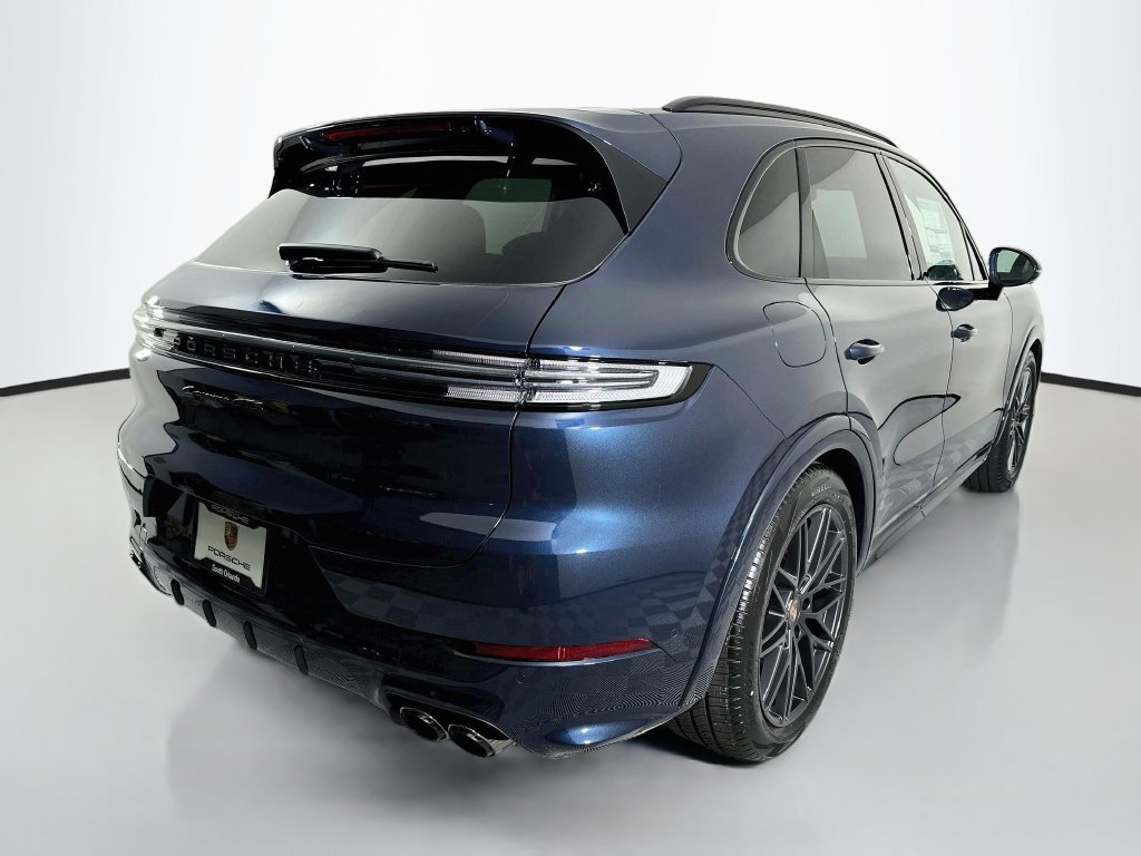 New 2026 Porsche Cayenne GTS AWD/4WD image 9