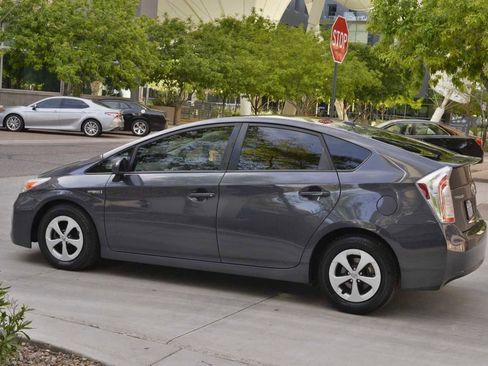 Used 2014 Toyota Prius Three image 8