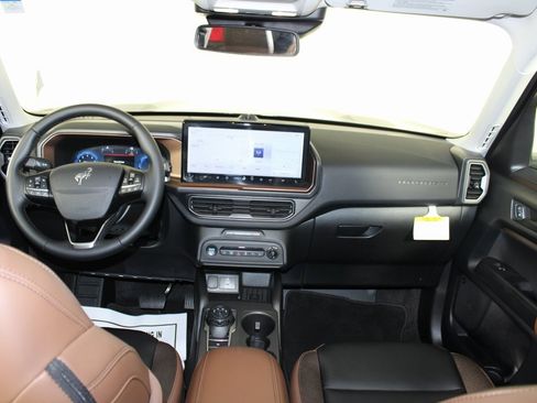 Certified 2025 Ford Bronco Sport Outer Banks w/ Outer Banks Tech Package+ image 13