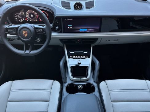 New 2026 Porsche Cayenne Coupe AWD/4WD image 6