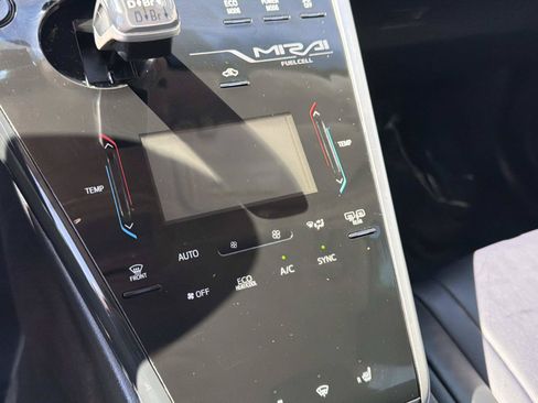 Used 2019 Toyota Mirai FWD image 25