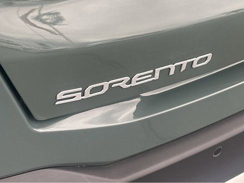 Certified 2025 Kia Sorento EX image 40