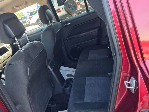 Used 2014 Jeep Patriot Latitude image 11