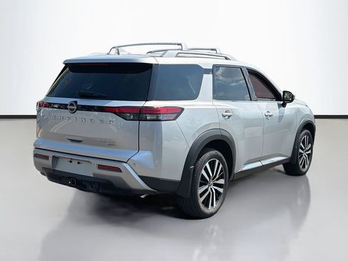 Used 2025 Nissan Pathfinder Platinum w/ Cargo Package AWD/4WD image 5