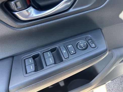 Used 2025 Honda CR-V Sport image 32