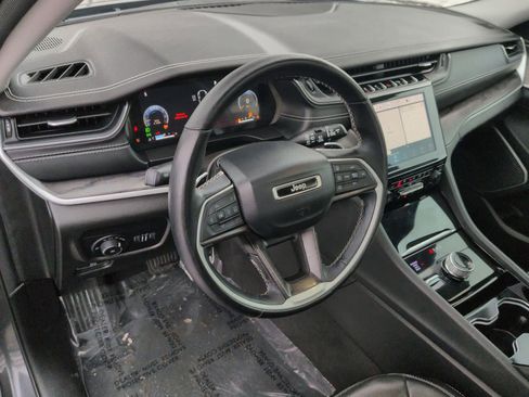 Used 2022 Jeep Grand Cherokee L Limited w/ Luxury Tech Group II image 10