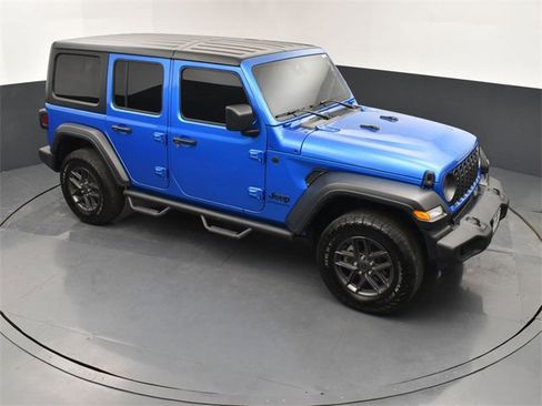Used 2024 Jeep Wrangler Sport S image 13