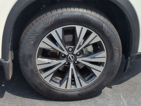 Used 2023 Nissan Rogue SV FWD image 13