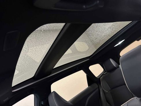 Used 2025 Toyota Crown Signia Limited w/ Tow-Hitch Package (TMS) image 21