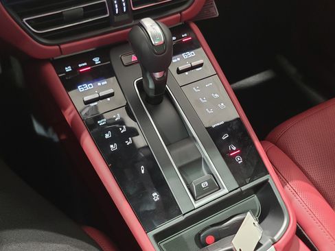 New 2026 Porsche Macan S image 24