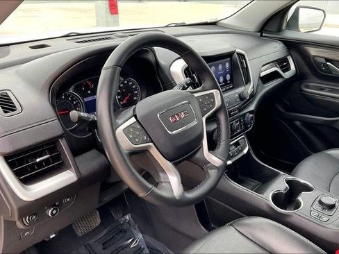 Used 2024 GMC Terrain SLT image 16