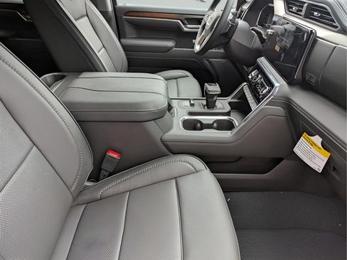 Used 2025 GMC Sierra 1500 Denali w/ Denali Reserve Package AWD/4WD image 14