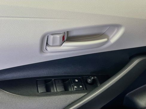 Used 2025 Toyota Corolla LE FWD image 16