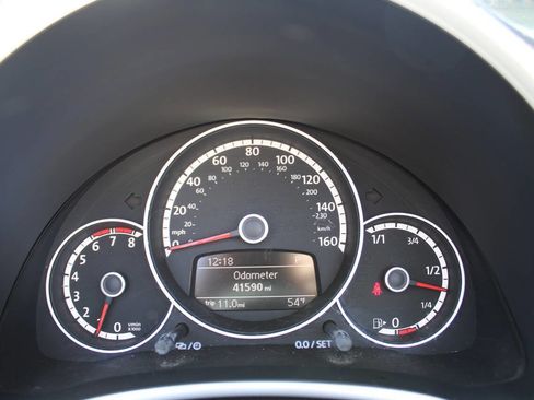 Used 2014 Volkswagen Beetle 1.8T image 18