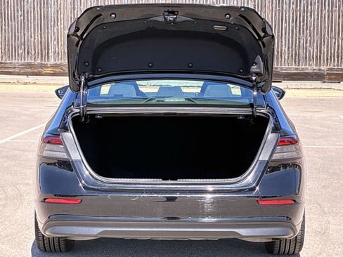 Certified 2024 Honda Accord EX image 37