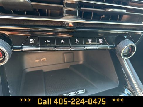 Used 2024 Chevrolet Traverse Z71 w/ Enhanced Driving Package AWD/4WD image 31