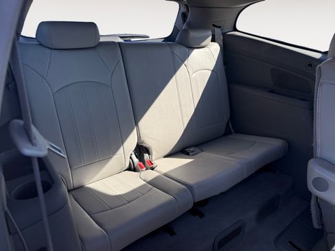 Used 2014 Chevrolet Traverse LTZ FWD image 19