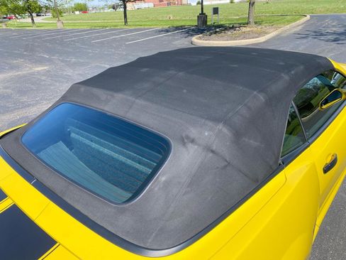 Used 2015 Chevrolet Camaro LT image 17