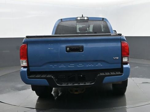 Used 2019 Toyota Tacoma TRD Sport AWD/4WD image 27