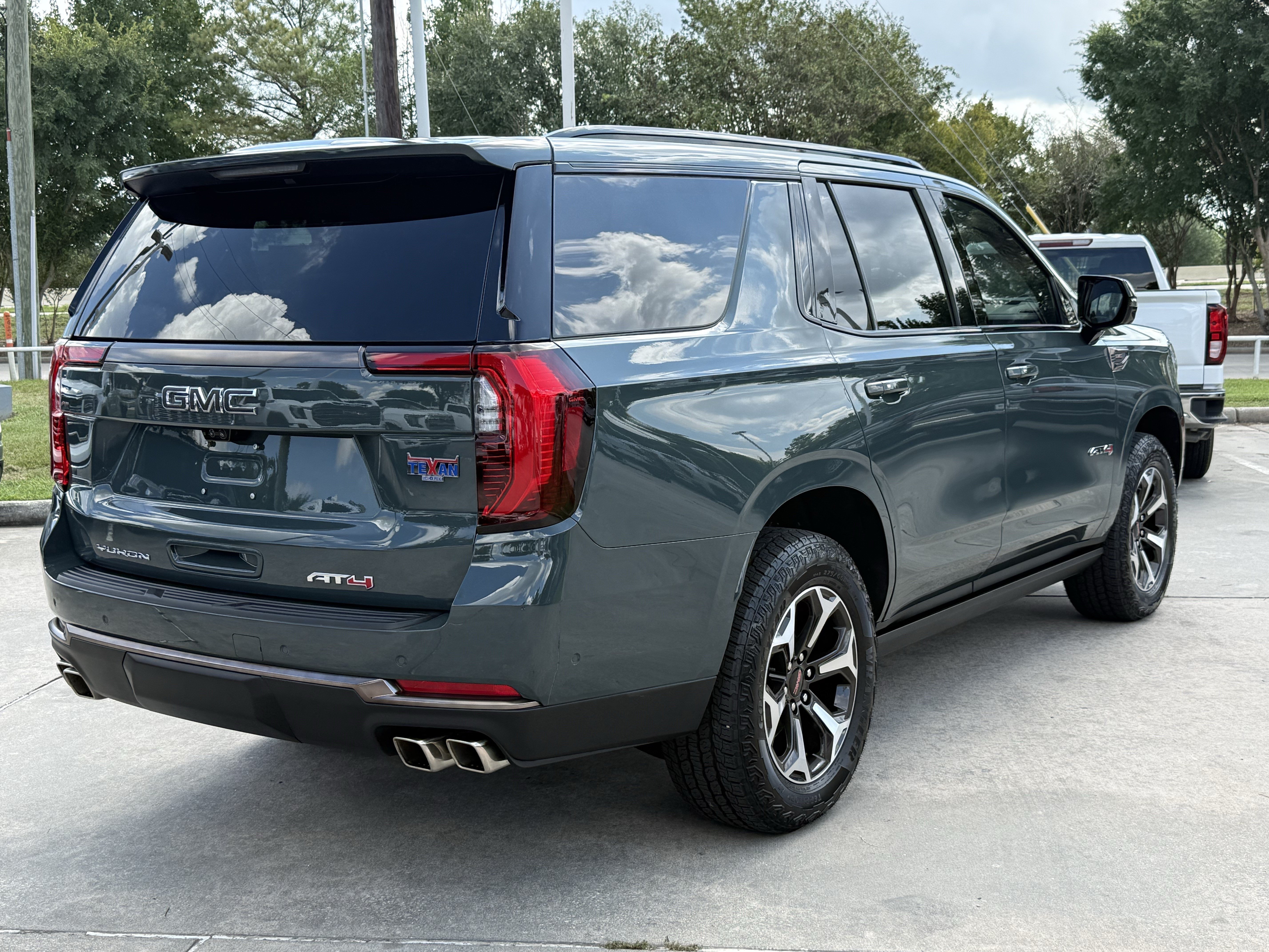 Used 2026 GMC Yukon AT4 Ultimate AWD/4WD image 5