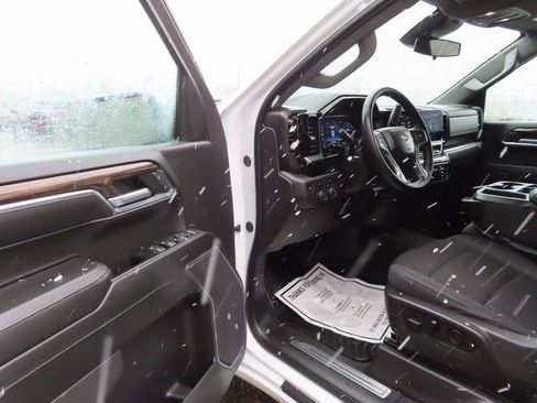 Used 2024 Chevrolet Silverado 1500 LT AWD/4WD image 19