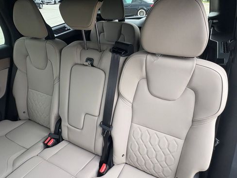 New 2026 Volvo XC90 B5 Plus w/ Protection Package Premier AWD/4WD image 23