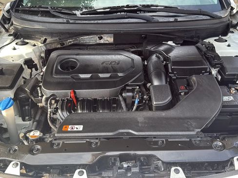 Used 2017 Hyundai Sonata SE FWD image 9
