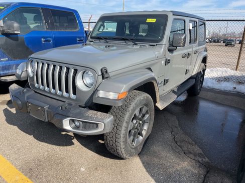 Used 2021 Jeep Wrangler Unlimited Sahara w/ Uconnect 4C Nav & Sound Group image 2