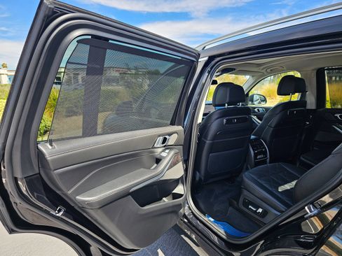 Used 2025 BMW X7 xDrive40i w/ Premium Package AWD/4WD image 23