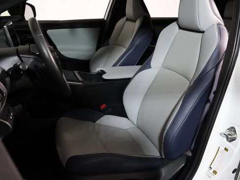 Used 2023 Subaru Solterra AWD image 4