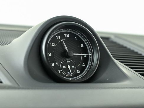 New 2026 Porsche Macan image 17