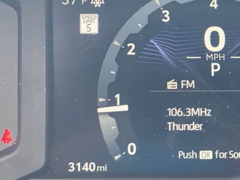 Certified 2025 Toyota Tacoma SR5 image 33