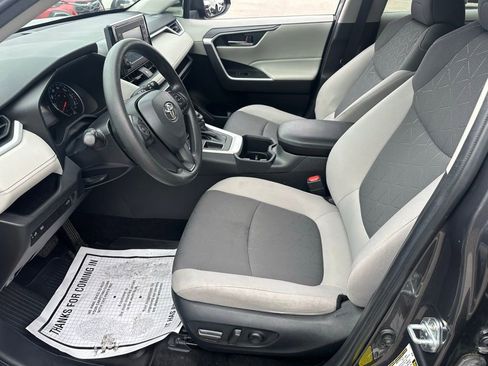 Used 2022 Toyota RAV4 XLE image 24
