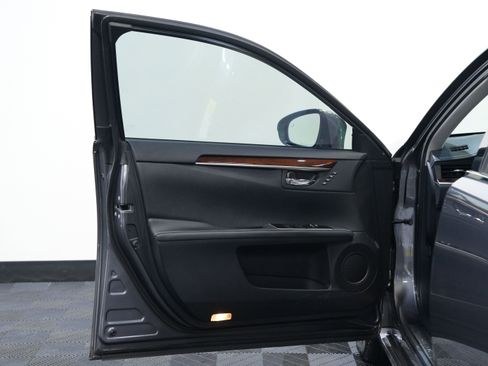 Used 2018 Lexus ES 350 w/ Navigation System Package FWD image 21