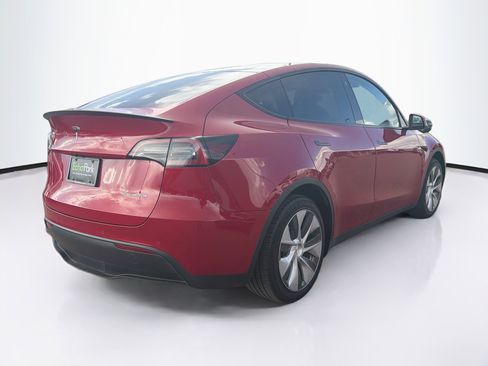 Used 2022 Tesla Model Y Long Range AWD/4WD image 9