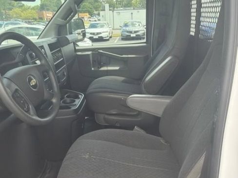 Used 2021 Chevrolet Express 2500 w/ Driver Convenience Package RWD image 6