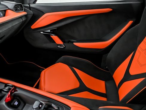 Used 2024 Lamborghini Revuelto AWD/4WD image 39