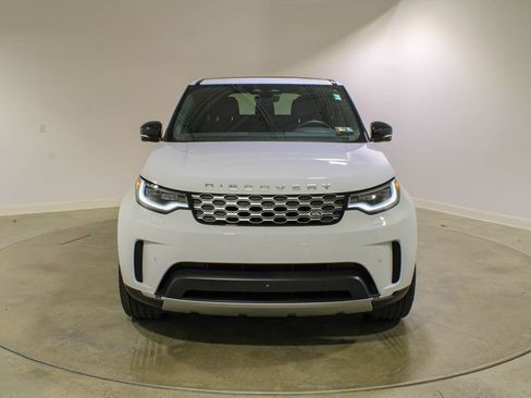 Used 2025 Land Rover Discovery S AWD/4WD image 8