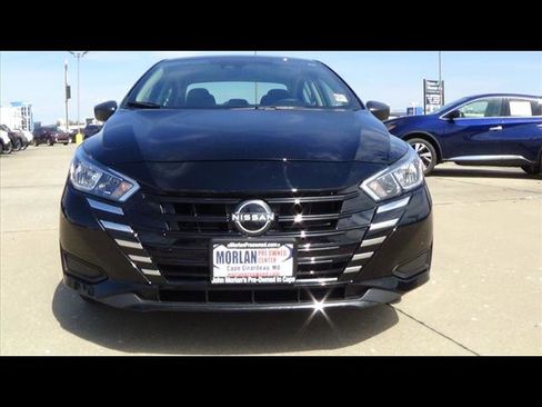 Used 2024 Nissan Versa S image 3