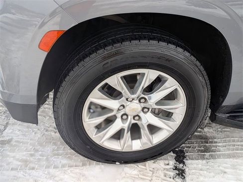 Used 2021 Chevrolet Suburban Premier w/ Premium Package image 10