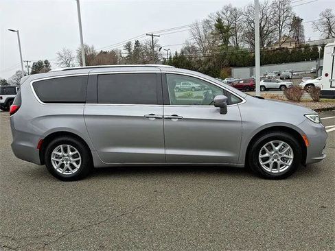Certified 2021 Chrysler Pacifica Touring-L image 26