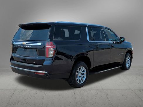 Used 2022 Chevrolet Suburban LT image 8