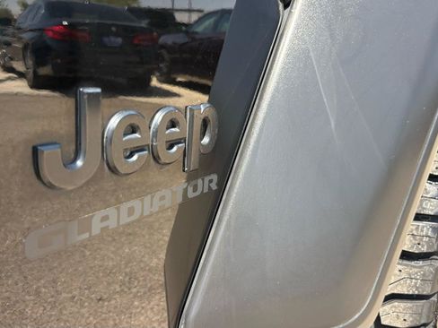 Used 2020 Jeep Gladiator Sport w/ Quick Order Package 24S AWD/4WD image 3