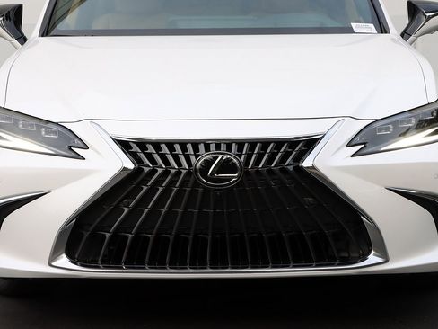 New 2025 Lexus ES 350 Ultra Luxury image 6