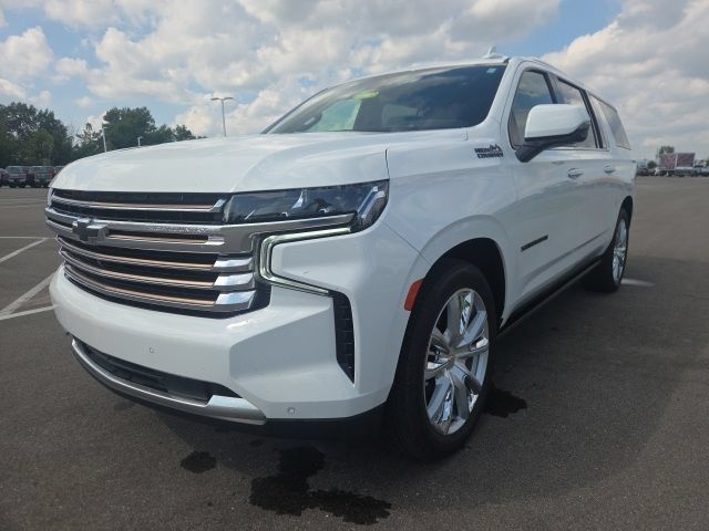 Used 2024 Chevrolet Suburban High Country AWD/4WD image 2