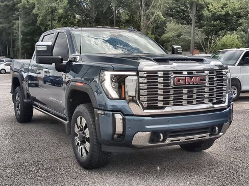 Used 2025 GMC Sierra 2500 Denali w/ Denali Reserve Package AWD/4WD image 2