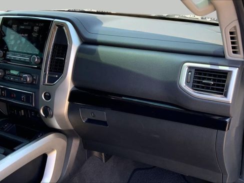 Used 2021 Nissan Titan SV w/ SV Convenience Package AWD/4WD image 19